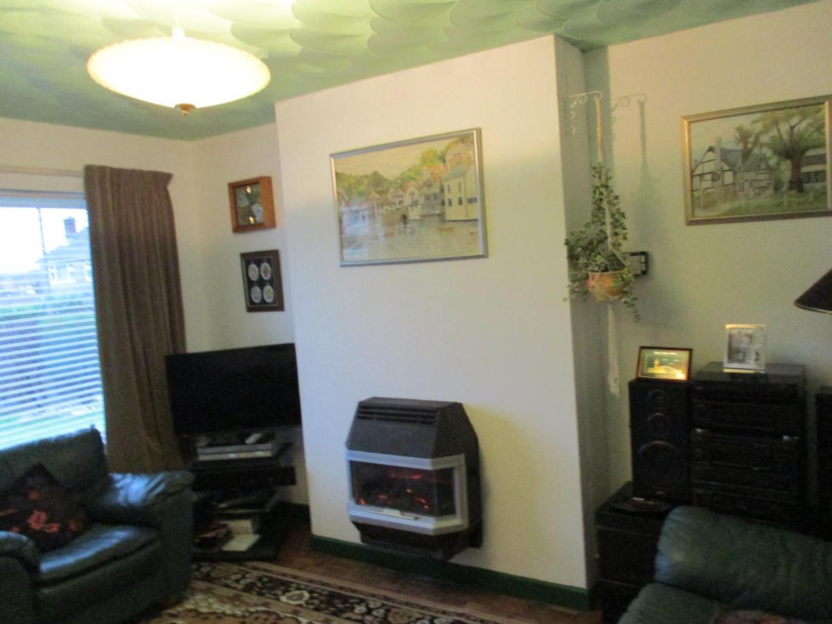 216 Glyn Eiddew Hotel Cardiff Bagian luar foto
