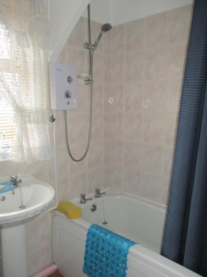 216 Glyn Eiddew Hotel Cardiff Bagian luar foto